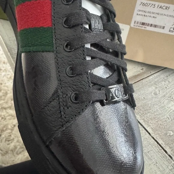 Gucci Black Sneakers with Green and Red Stripes